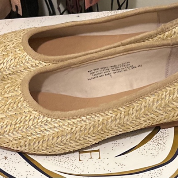 Seychelles Wicker Flats - Picture 4 of 4